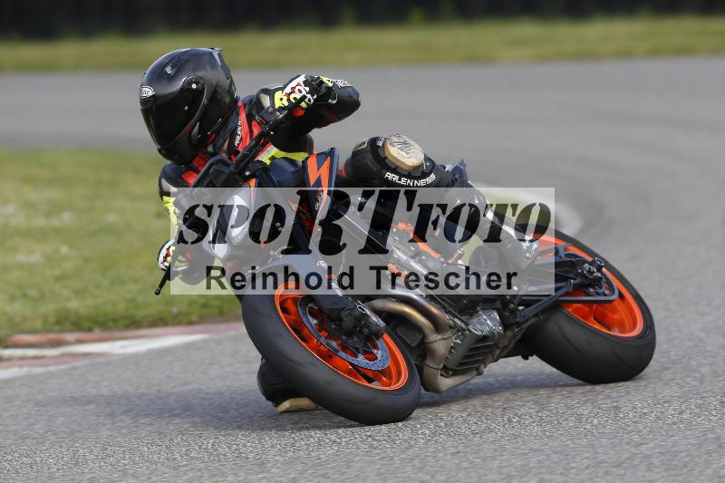 Archiv-2025/08 20.04.2025 Speer Racing ADR/Gruppe gelb/2